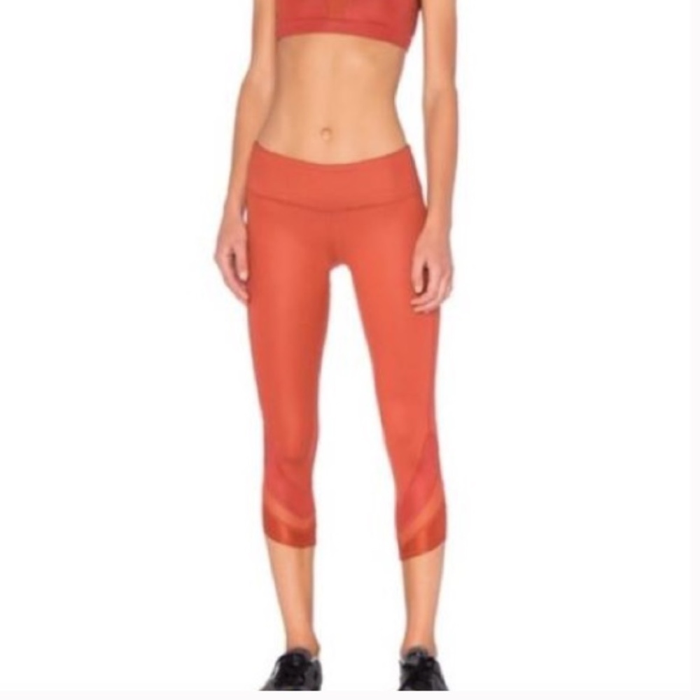 Alo Yoga Edge Capri (Burnt Orange)